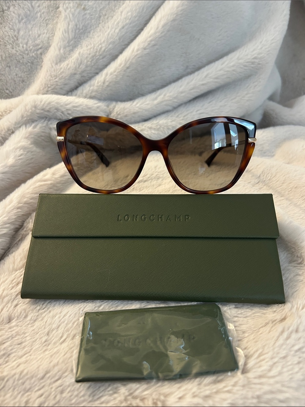 Longchamp Tortoiseshell Cat-Eye Sunglasses with Brown Gradient Lenses